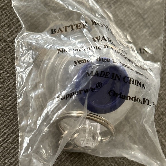 Vintage Tupperware Mini Batter Mixing Bowl Keychain Royal Blue NEW NIP - Picture 4 of 5